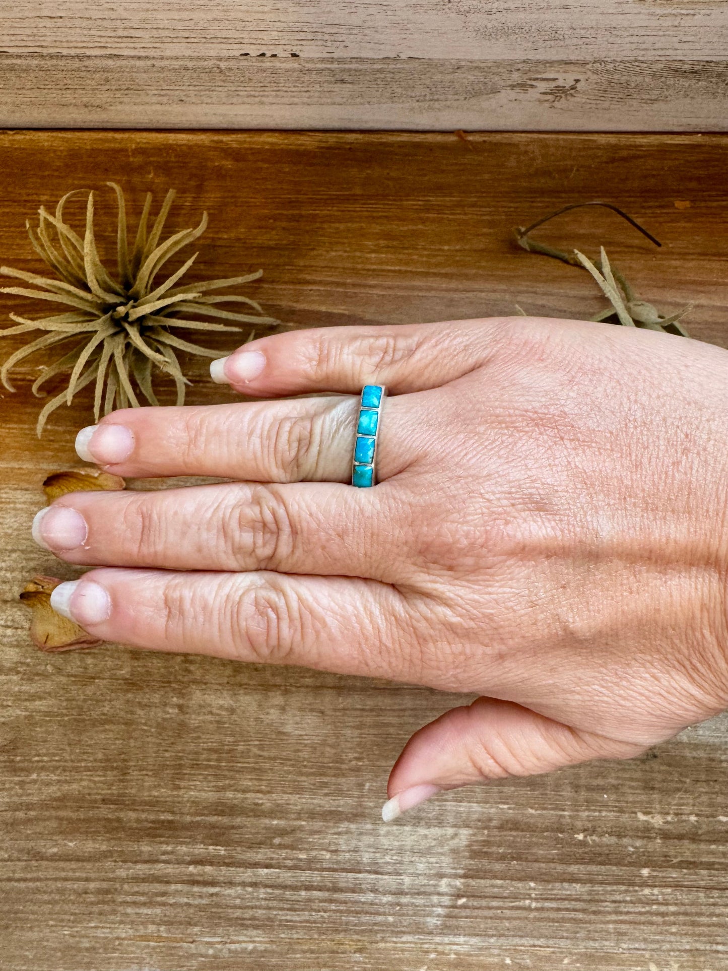 Sterling Silver Kingman Turquoise Band-Style Ring – Size 8